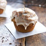 Healthy Maple Glazed Pumpkin Muffins: whole grain, less sugar and oil, 270 calories - Pinch of Yum