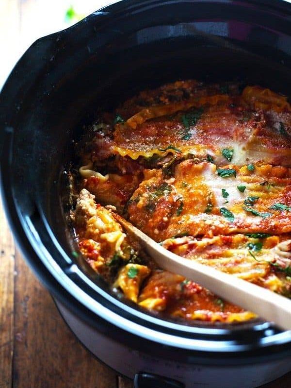Super Easy Skinny Veggie Crockpot Lasagna - a handful of simple ingredients for a healthy family dinner. | https://fatloss-progress.today